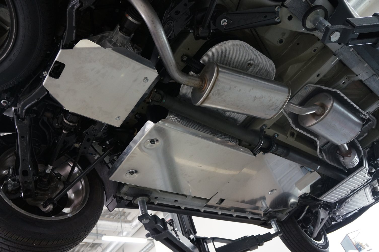 09.29ABC Защита днища Acura MDX14 V-3,5 АКПП (2014-) из 4 частей (Алюминий 4 мм) 09.29ABC Защита днища Acura MDX14 V-3,5 АКПП (2014-) из 4 частей (Алюминий 4 мм)