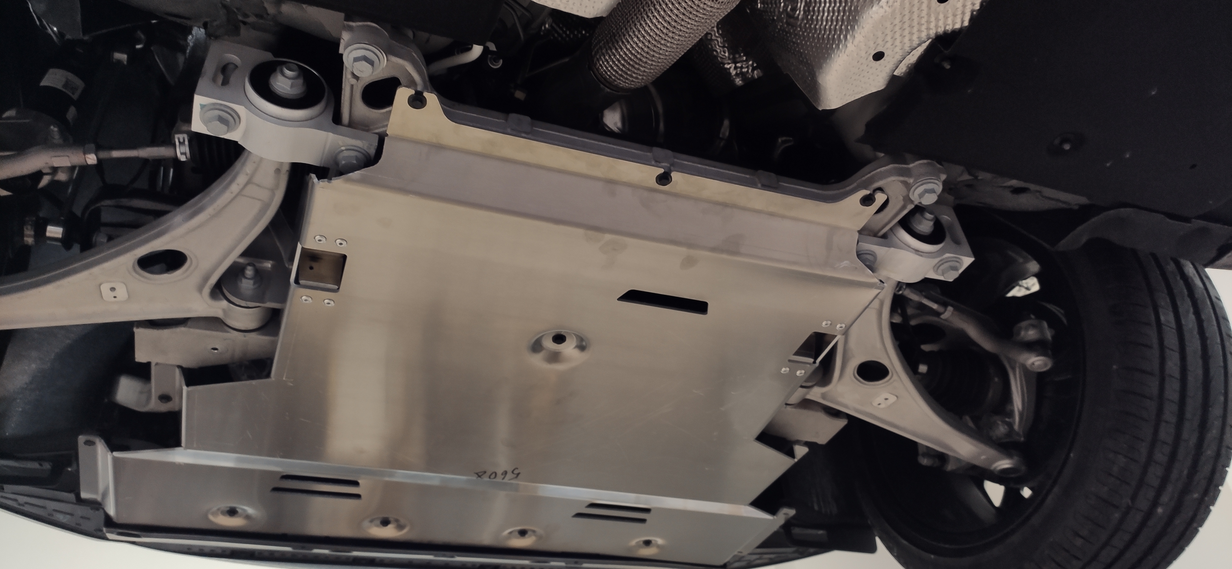 56.08ABC ЗАЩИТА КАРТЕРА ДВИГАТЕЛЯ И КПП HONGQI H6 (2023-) / HONGQI H5 (2023-) (АЛЮМИНИЙ 4ММ) 56.08ABC ЗАЩИТА КАРТЕРА ДВИГАТЕЛЯ И КПП HONGQI H6 (2023-) / HONGQI H5 (2023-) (АЛЮМИНИЙ 4ММ)