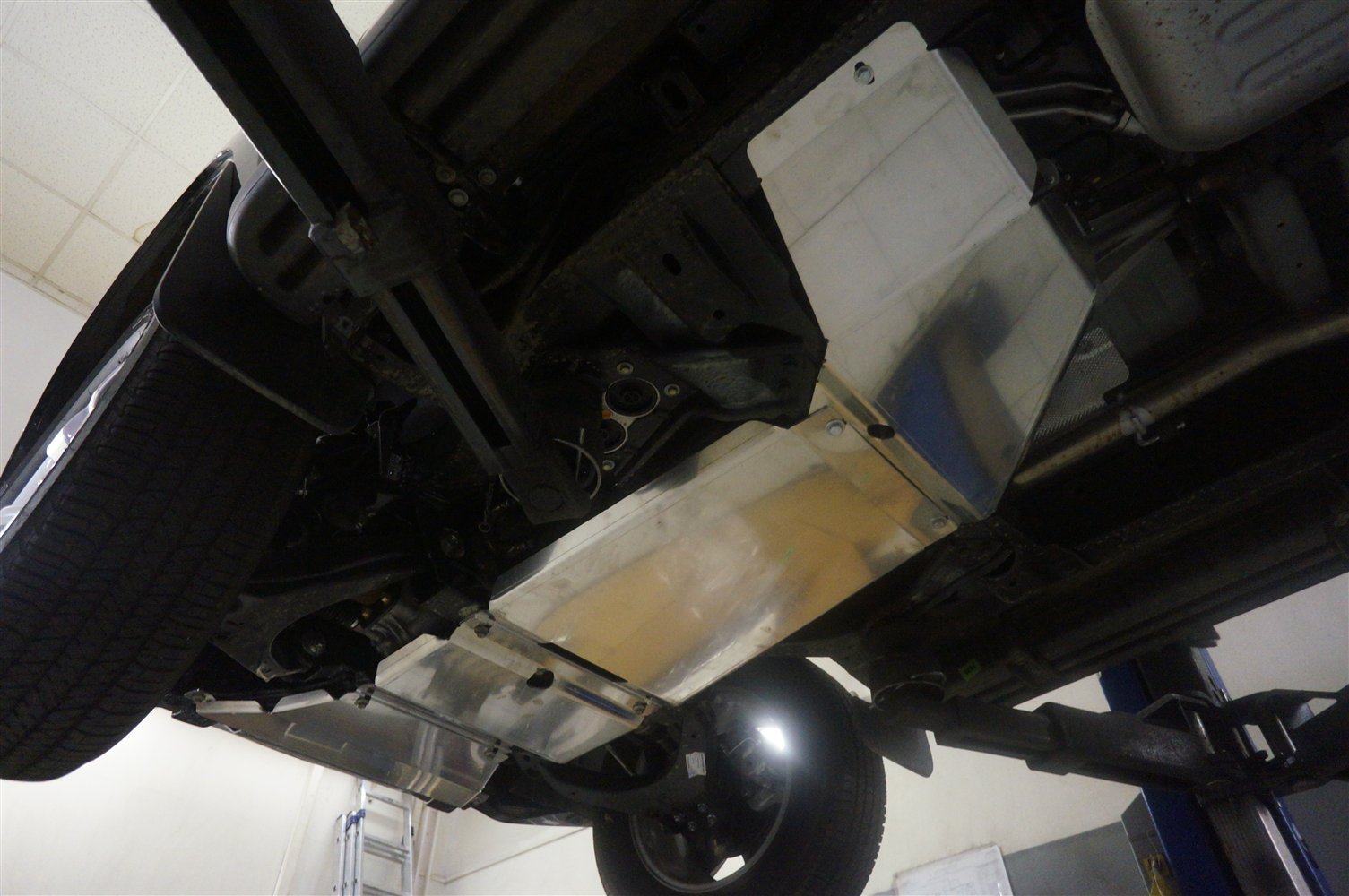 04.17ABC Защита днища Chevrolet Trail Blazer V-2.8TD, АКПП (2013-) 5 ч. (Алюминий 4 мм)