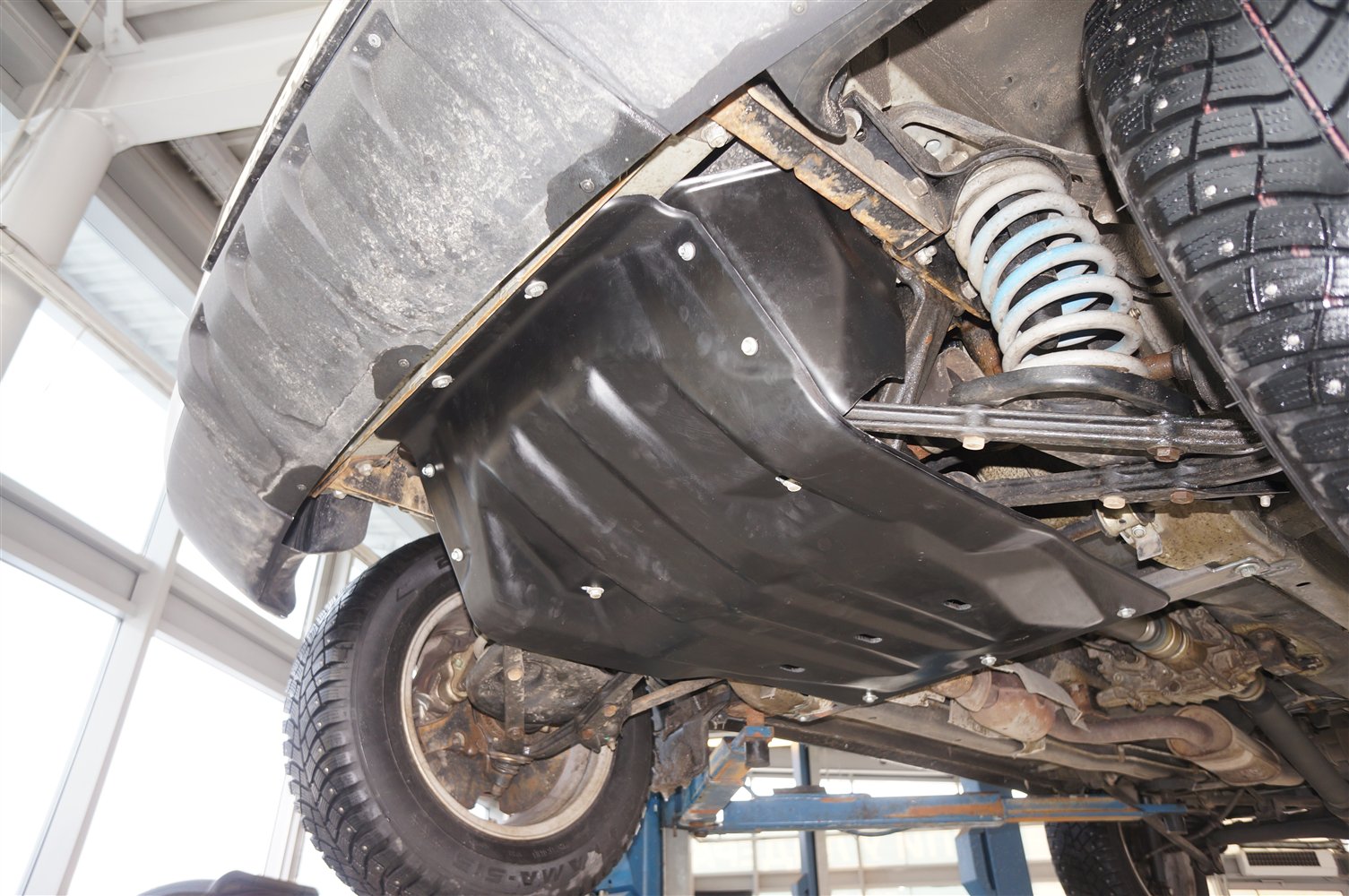 27.01k Защита картера CHEVROLEТ Niva (2002-)(а/м без кондиционера) (Композит 8 мм)