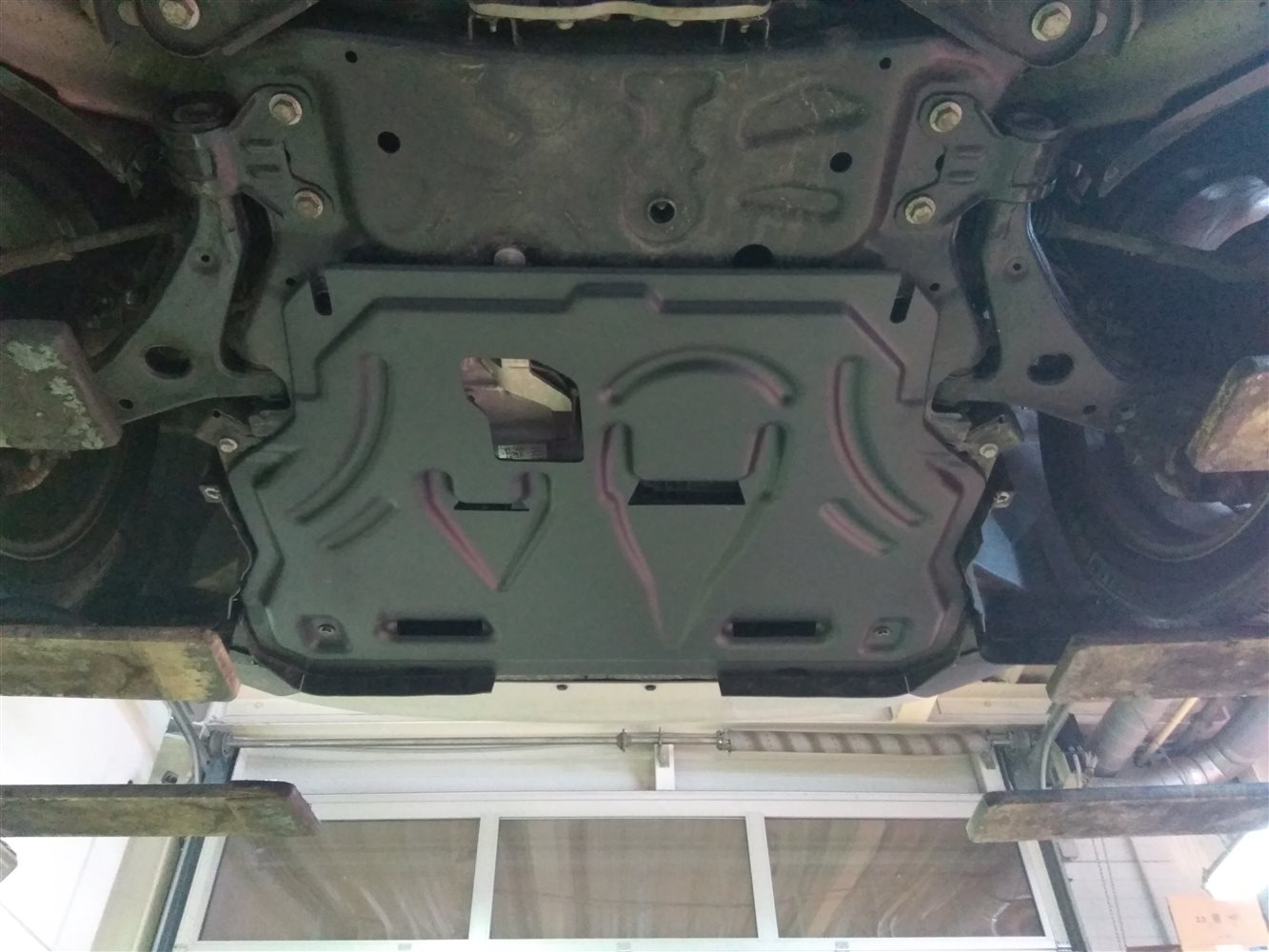 08.09K Защита картера двигателя и кпп Ford Kuga V-все (2017-) (Композит 6 мм)