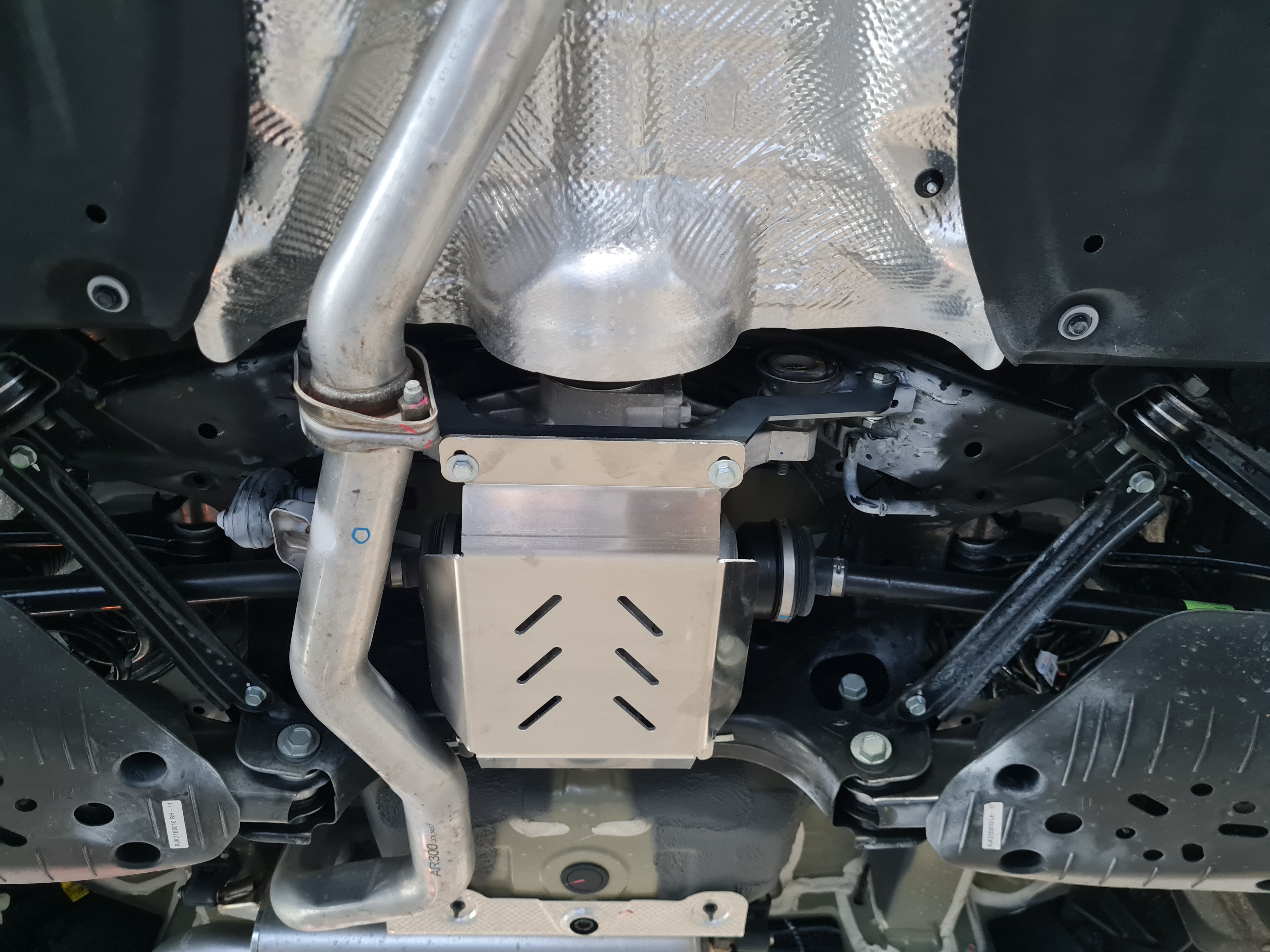 10.28ABC Защита редуктора Genesis GV70  (2020-) (алюминий 4 мм)