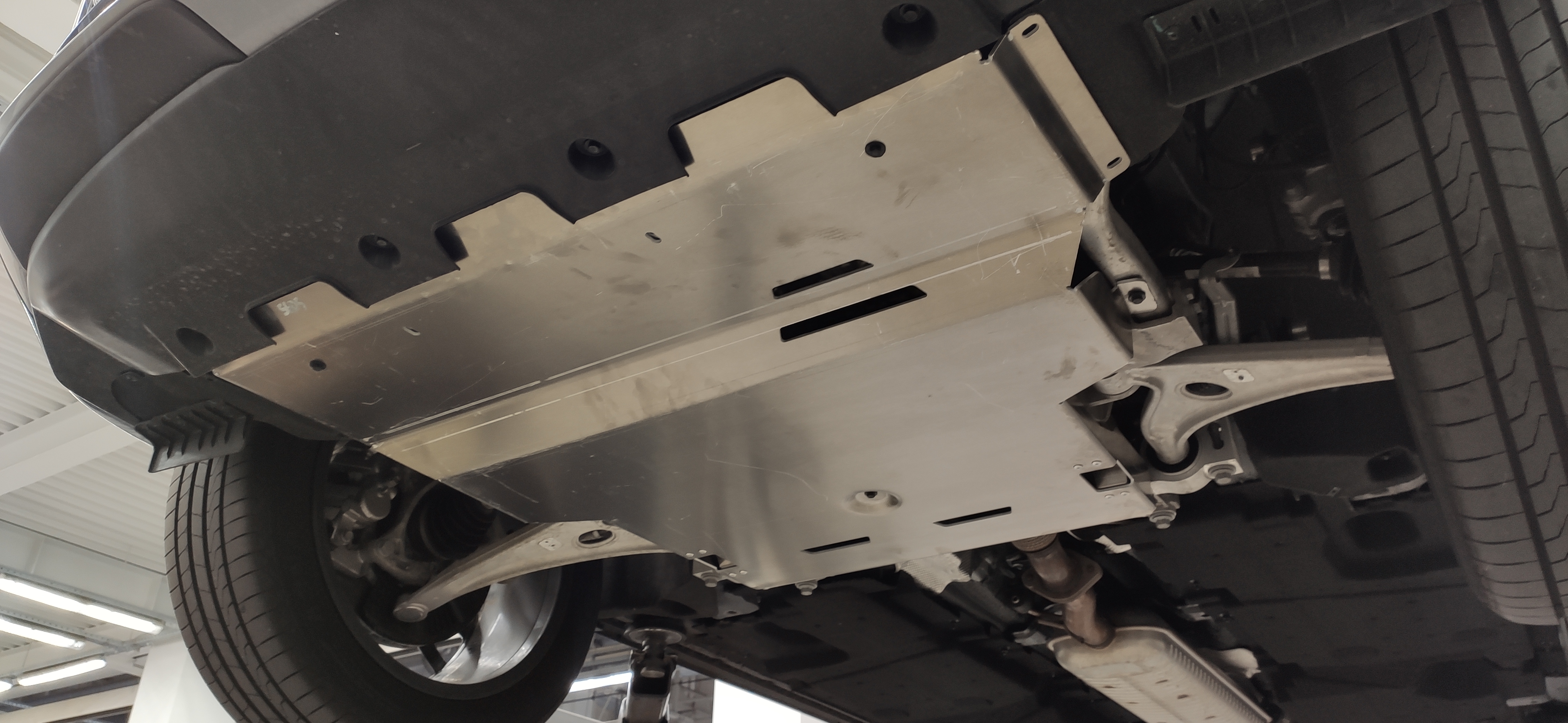 56.05ABC Защита картера двигателя и КПП HONGQI HS3 (2023-) (Алюминий 4 мм)