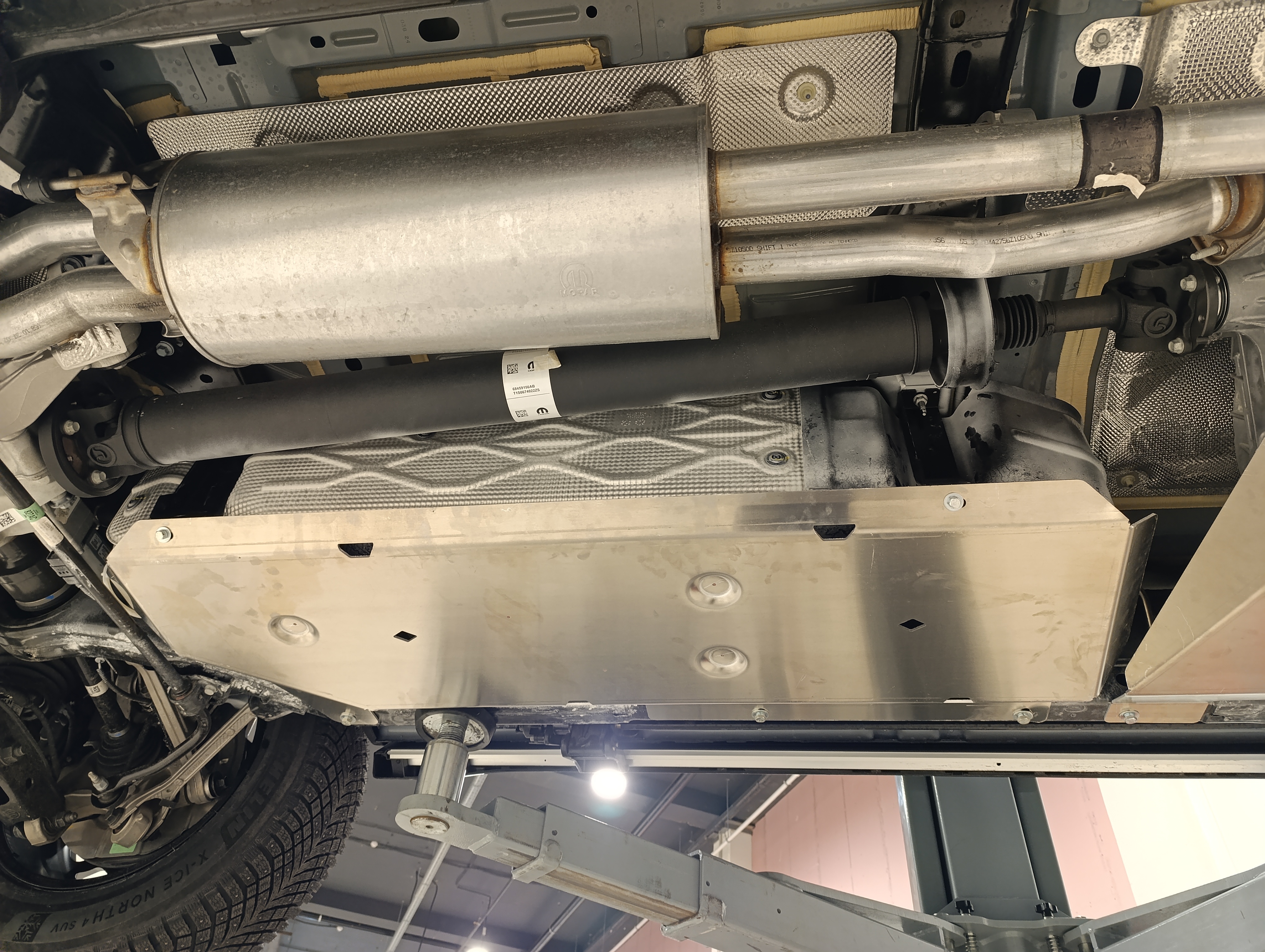 04.52ABC Защита бака JEEP Grand Wagoneer, V-6,4 (2021-) (Алюминий 4 мм) 04.52ABC Защита бака JEEP Grand Wagoneer, V-6,4 (2021-) (Алюминий 4 мм)