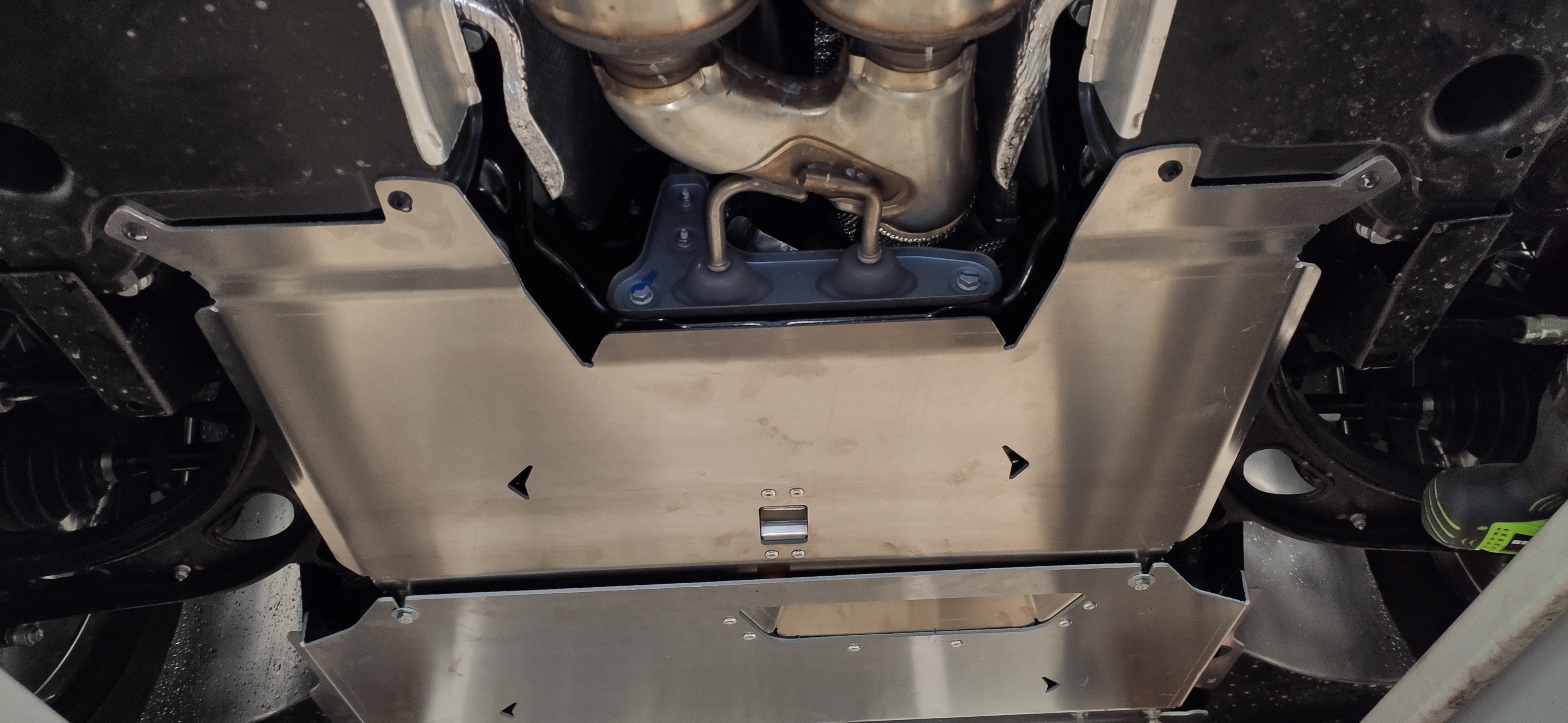 02.18ABC Защита ДВС и КПП Audi Q6 (2022-) из 2-х частей (Алюминий 4 мм)