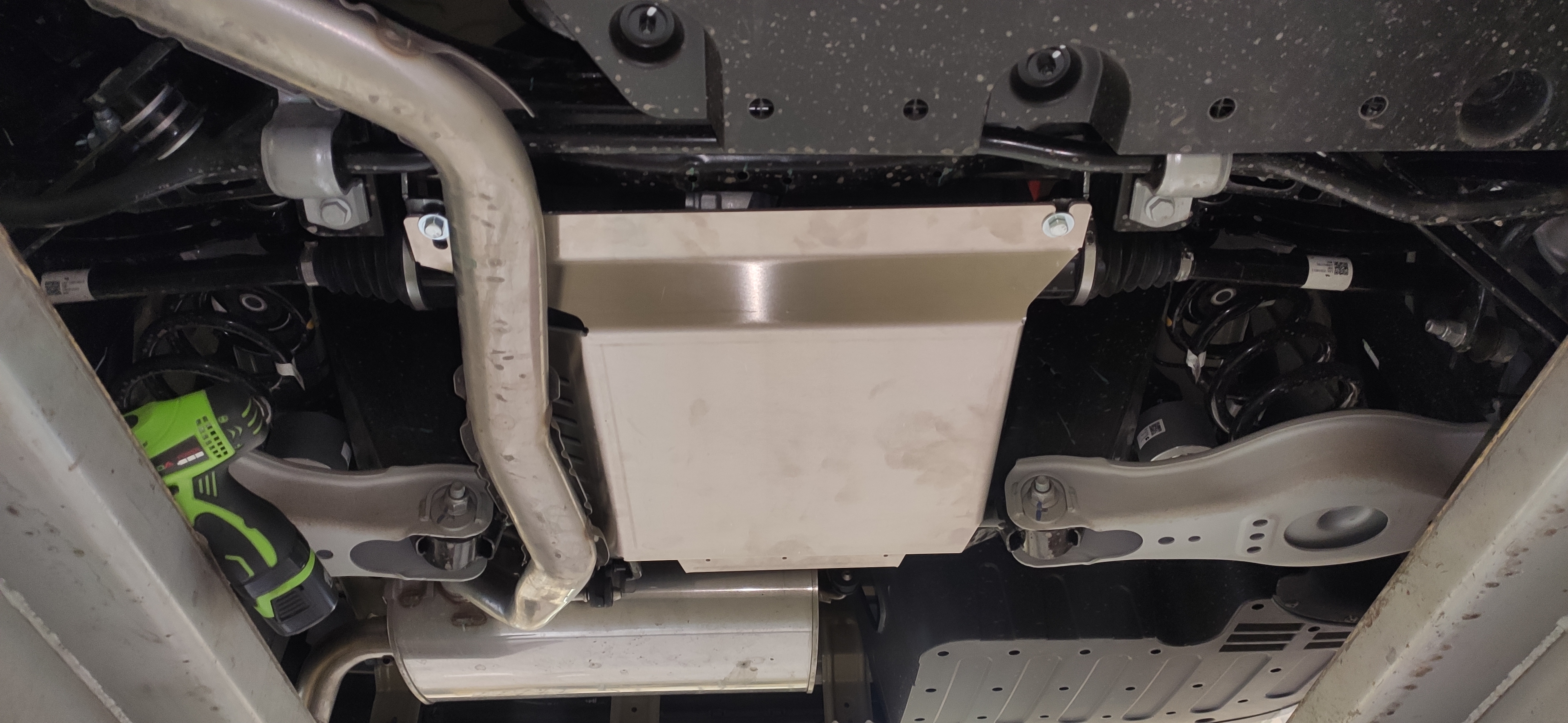 53.04ABC Защита заднего электромотора Li L6 (2024-) (Алюминий 4 мм)