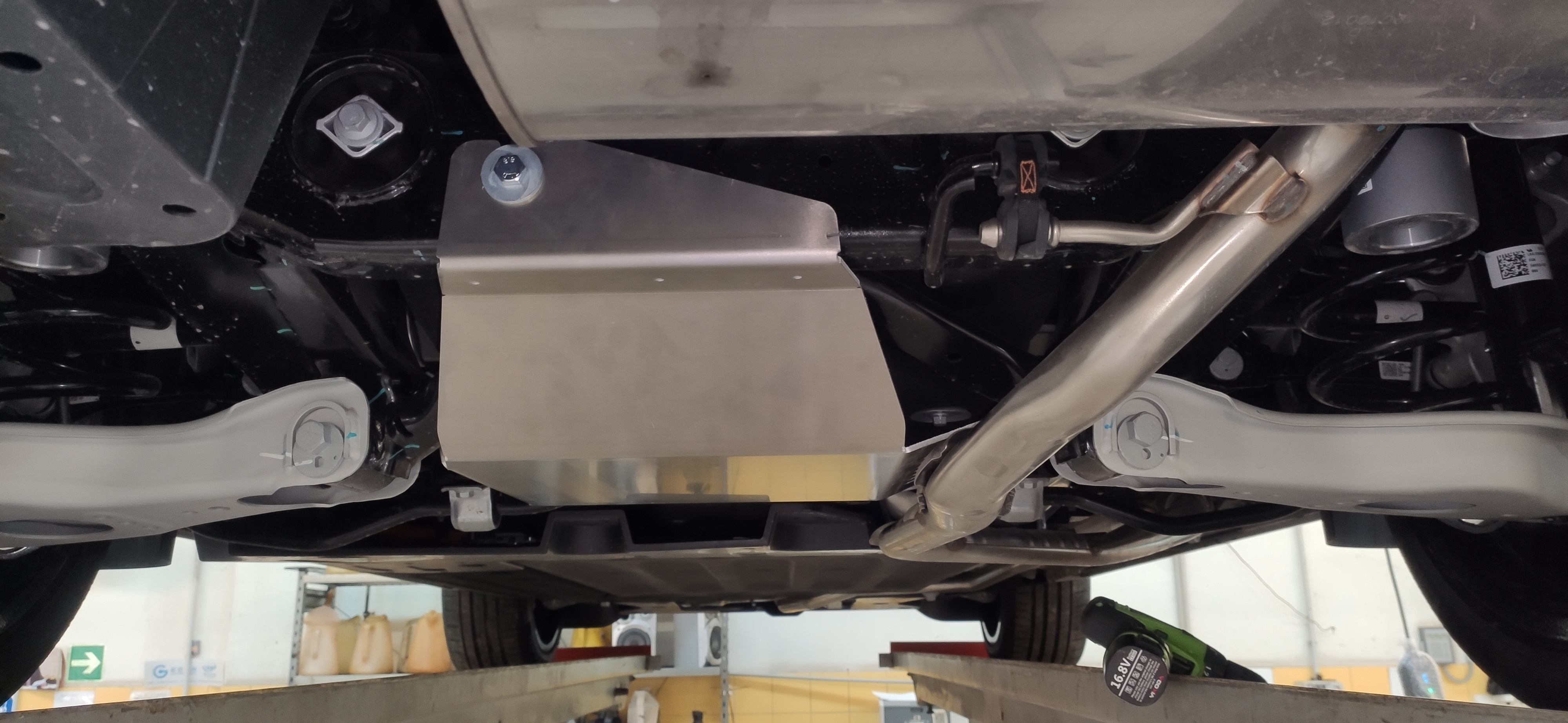 53.04ABC Защита заднего электромотора Li L6 (2024-) (Алюминий 4 мм)