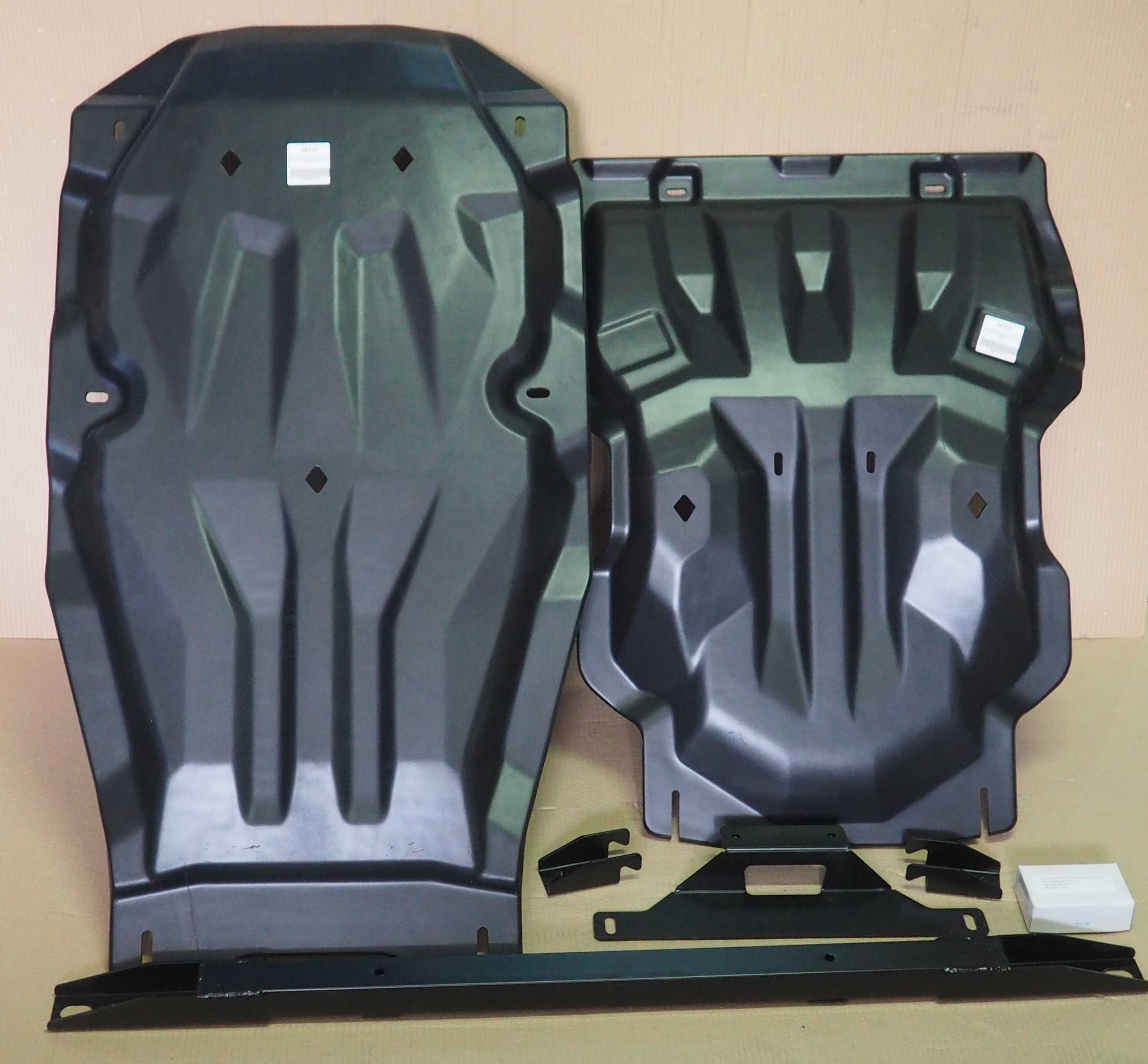 24.21k Защита картера двигателя и кпп Toyota Tundra, V-5.7, V-4.6; 4WD(2013-2021), из 2-х частей