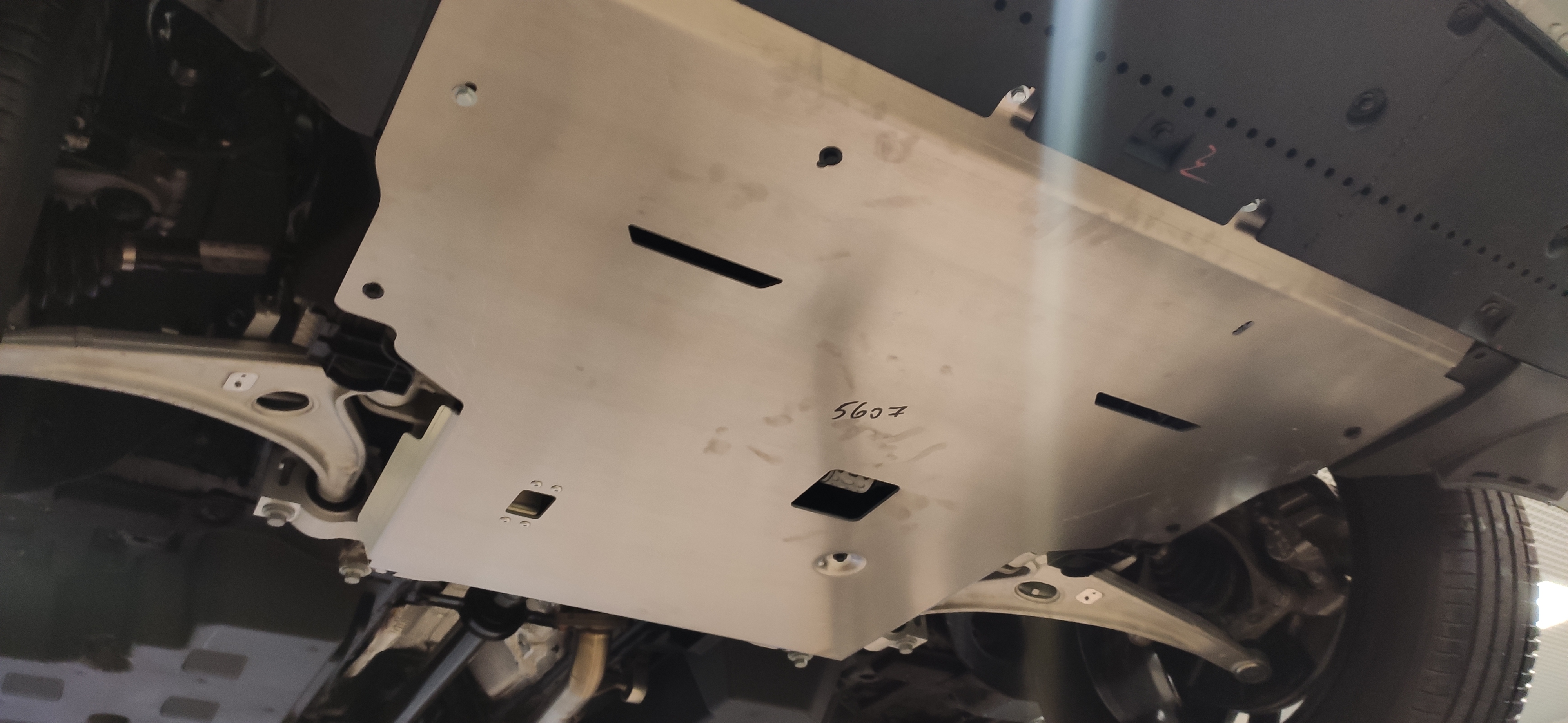 56.07ABC Защита картера двигателя и КПП HONGQI HS7 (2024-) (Алюминий 4мм) 56.07ABC Защита картера двигателя и КПП HONGQI HS7 (2024-) (Алюминий 4мм)