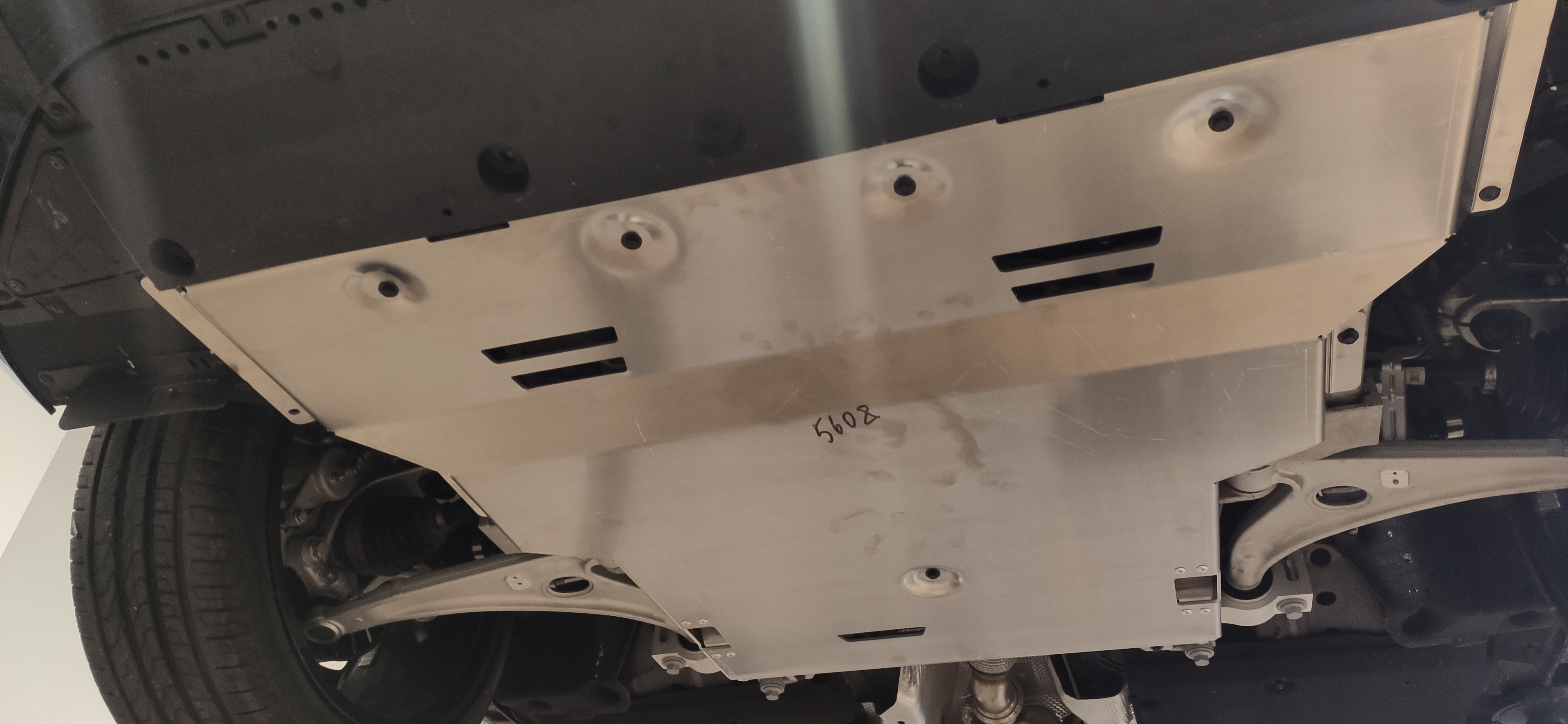 56.08ABC ЗАЩИТА КАРТЕРА ДВИГАТЕЛЯ И КПП HONGQI H6 (2023-) / HONGQI H5 (2023-) (АЛЮМИНИЙ 4ММ)