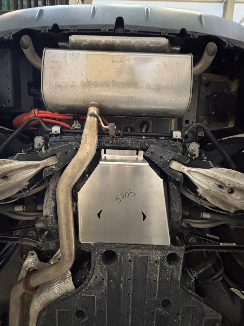 57.03ABC Защита заднего электромотора LYNK & CO 900 (2025-) (Алюминий 4 мм) 57.03ABC Защита заднего электромотора LYNK & CO 900 (2025-) (Алюминий 4 мм)